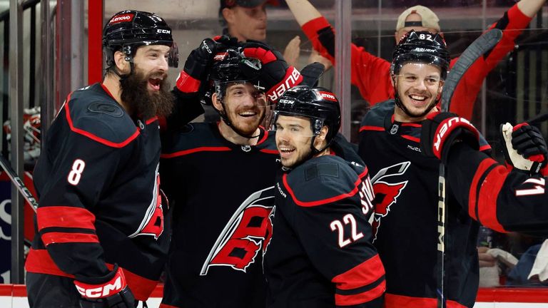 Die Carolina Hurricanes gewinnen deutlich gegen die Washington Capitals.