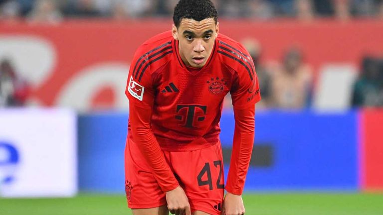 Jamal Musiala verletzte sich im Bundesligaspiel des FC Bayern in Augsburg und hat seitdem kein Spiel bestritten.