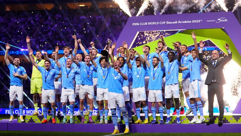 Die letzte Klub WM gewann 2023 Manchester City. Wer wird sich den Pokal in diesem Jahr holen? 