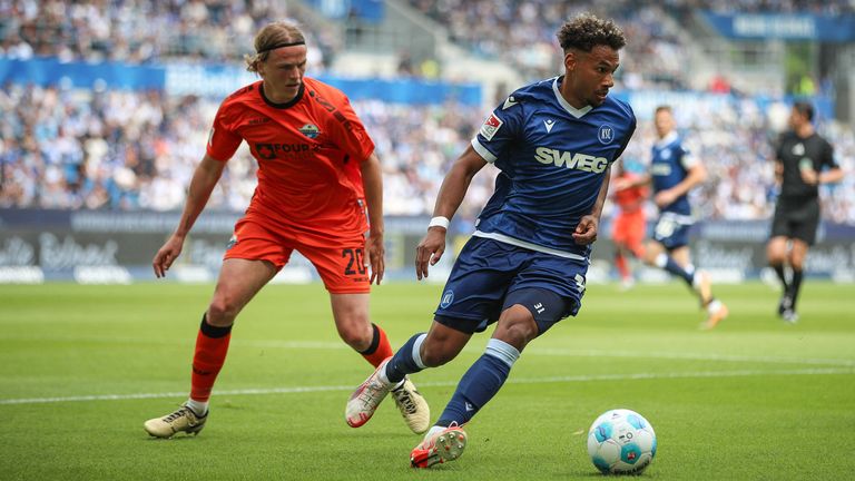 Der KSC gewinnt gegen den SC Paderborn.