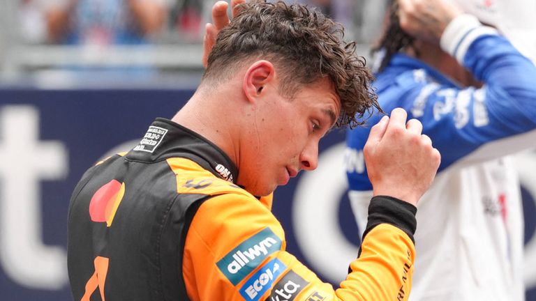 McLaren-Pilot Lando Norris fährt beim Rennen in Miami zwar den zweiten Platz ein, sieht allerdings vor allem in den Zweikämpfen mit Max Verstappen nicht gut aus. 