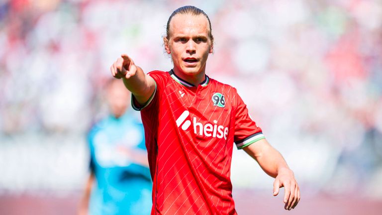 Lars Gindorf bleibt 96 treu.