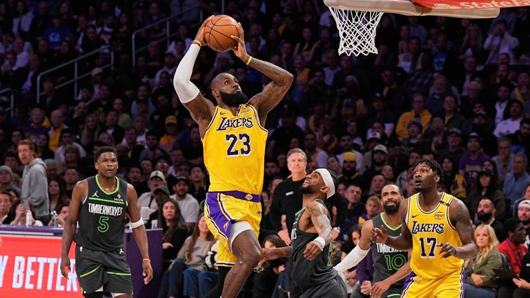 LeBron James lässt seine Zukunft bei den LA Lakers noch offen.