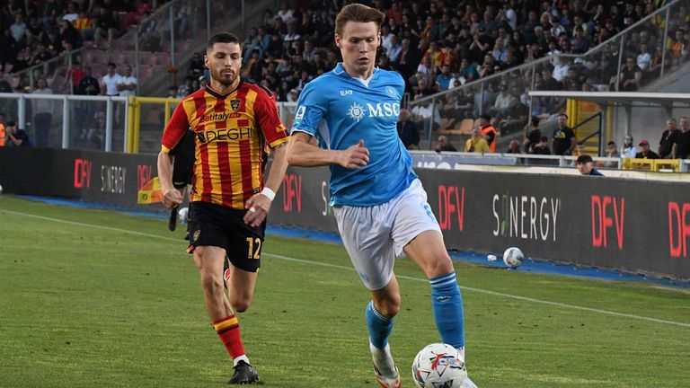 SSC Neapel hat sich gegen US Lecce durchgesetzt.