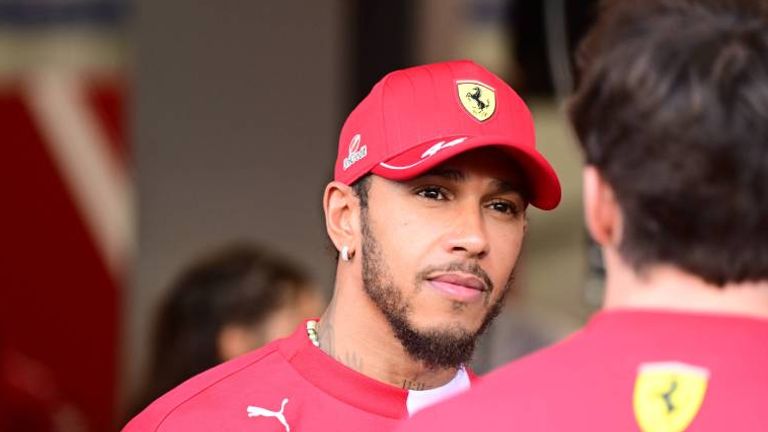 Lewis Hamilton fährt seit 2025 für Ferrari.
