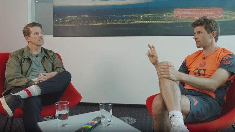 Thomas Müller spricht im exklusiven Interview mit Sky Moderator Michael Leopold unter anderem über den FC Bayern und seine Zukunft. 