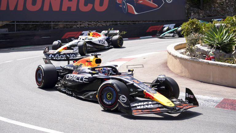 Max Verstappen (vorne) hatte nach dem Monaco-GP eine deutliche Meinung zu künstlichen Eingriffen seitens der F1-Verantwortlichen.