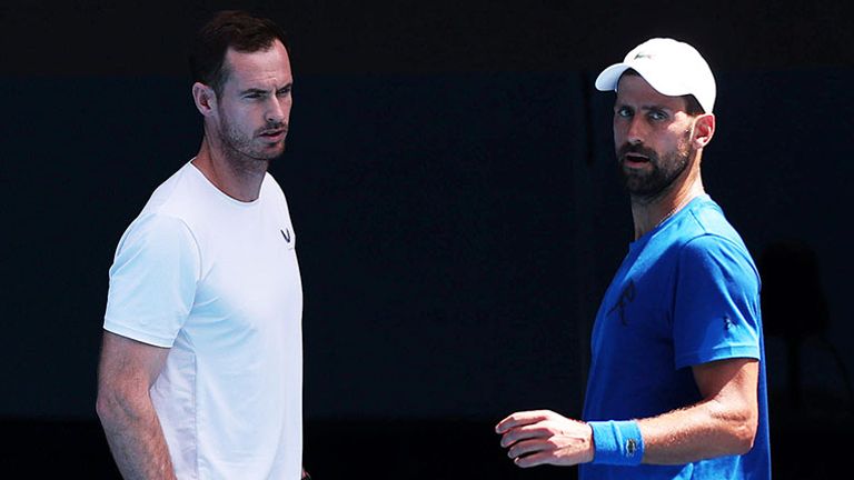 Andy Murray (l.) ist nicht mehr der Trainer von Novak Djokovic.