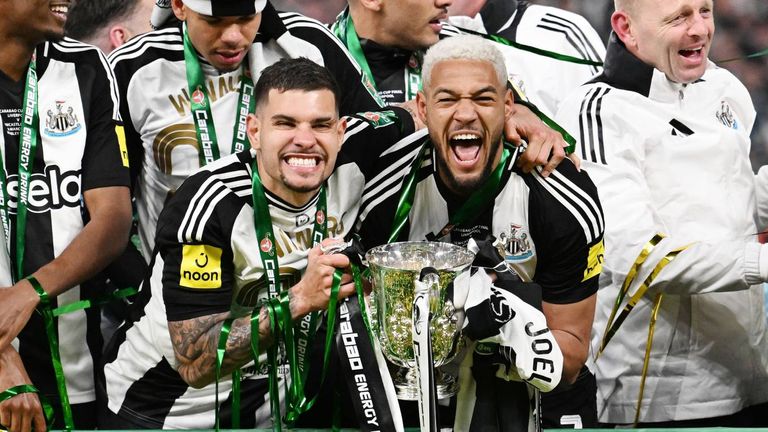 Newcastle United gewinnt erstmals den englischen Ligapokal.