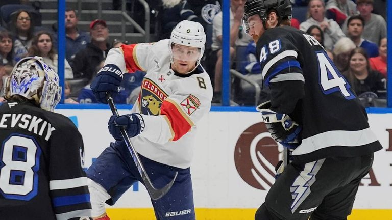 Nico Sturm zieht mit den Florida Panthers ins Viertelfinale ein.