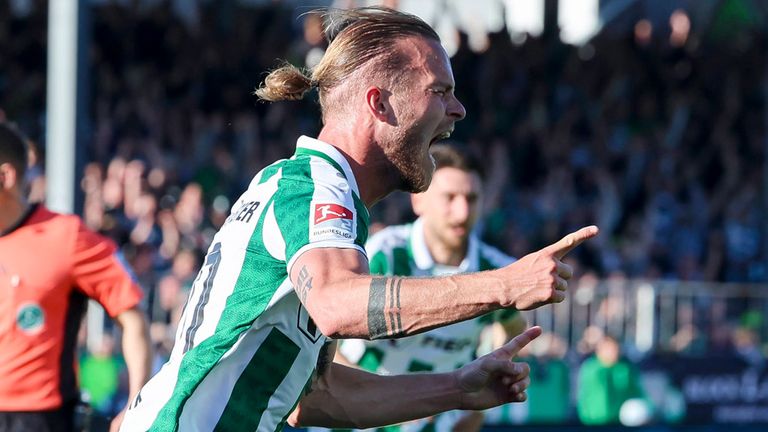 Doppelpacker Jorrit Hendrix beschert Preußen Münster den Sieg gegen Hertha BSC.