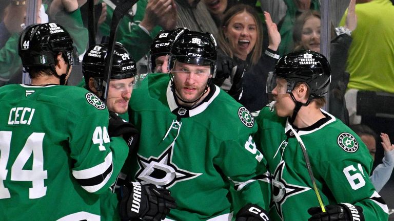 Mikko Rantanen (Mitte) führt die Dallas Stars zum Sieg gegen die Winnipeg Jets.