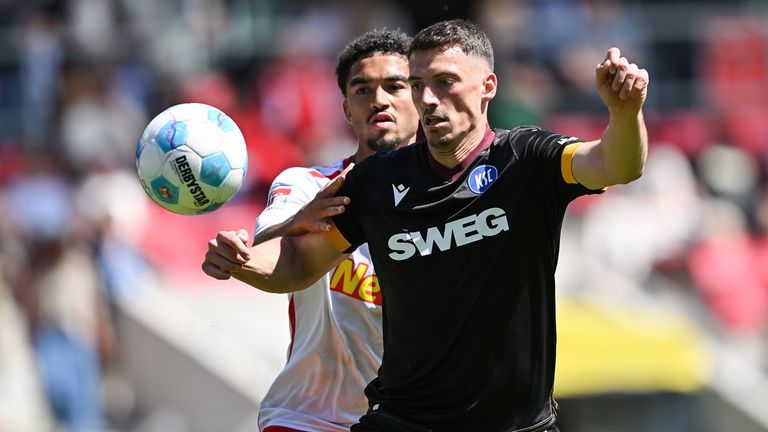 Jahn Regensburg und Karlsruhe  trennen sich 2:2 Remis.