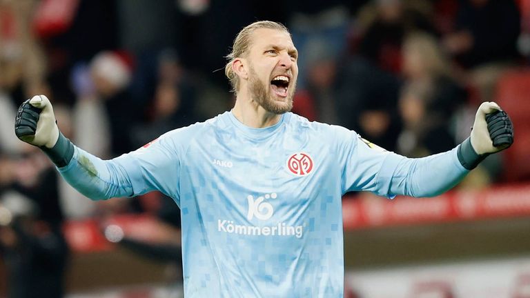 Torhüter de Saison: Robin Zentner (Mainz / 34 Prozent), Platz 2: Manuel Neuer (Bayern / 20 Prozent), Platz 3: Finn Dahmen (Augsburg / 18 Prozent).