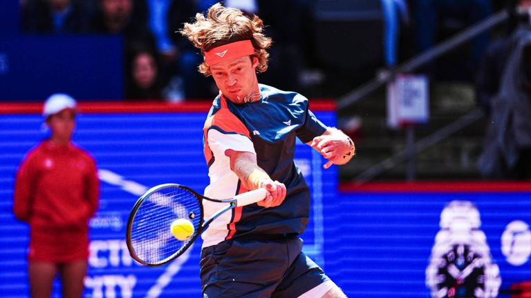 Andrey Rublev hat das Halbfinale am Hamburger Rothenbaum erreicht. 