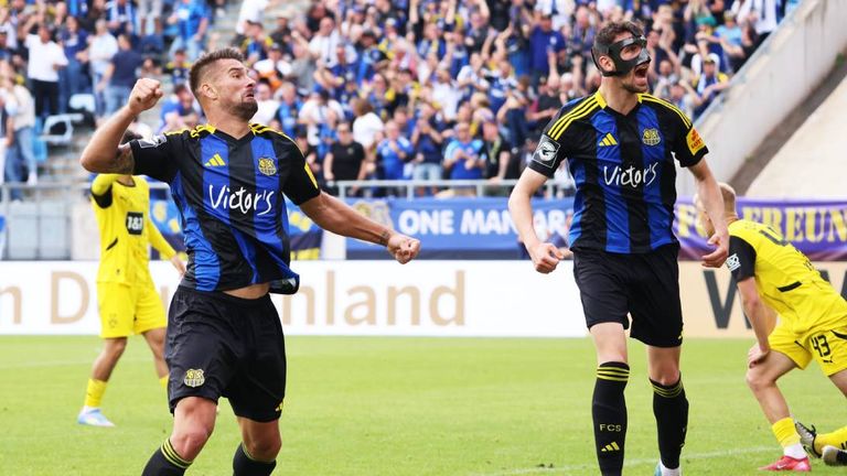 Der 1. FC Saarbrücken schnappt sich den Relegationsplatz am 38. Spieltag. 