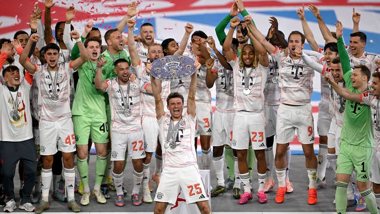 Der FC Bayern München feiert seinen 34. Meistertitel.