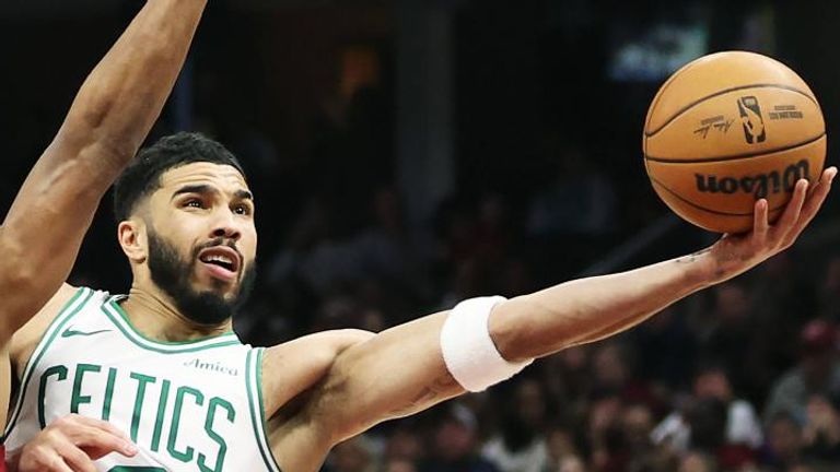Jayson Tatum hat sich gegen die Knicks eine Horror-Verletzung zugezogen. 