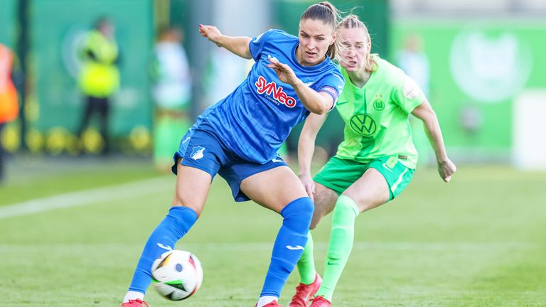 Melissa Kössler (vorne) bleibt der TSG Hoffenheim erhalten.