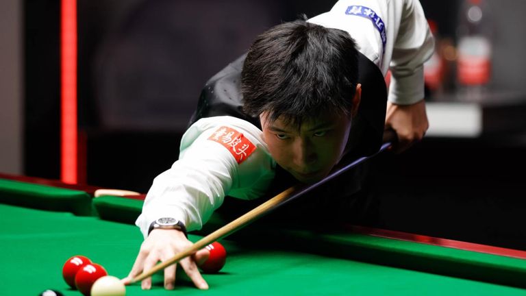  Zhao Xintong ist sensationell zum ersten Mal Snooker-Weltmeister. 