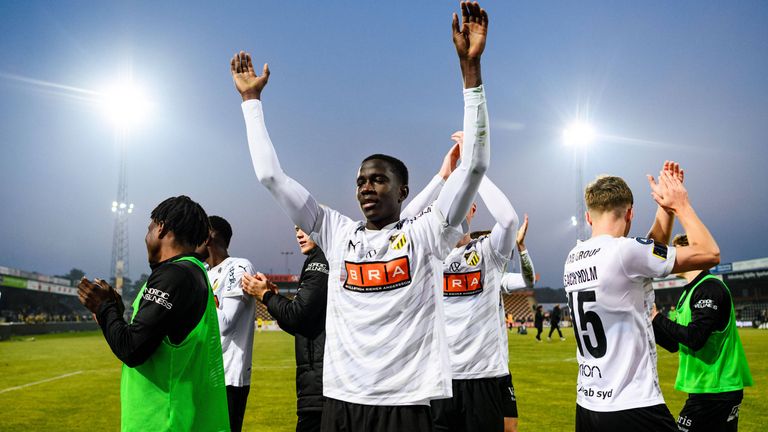 Abdoulaye Faye zieht es nach Leverkusen.