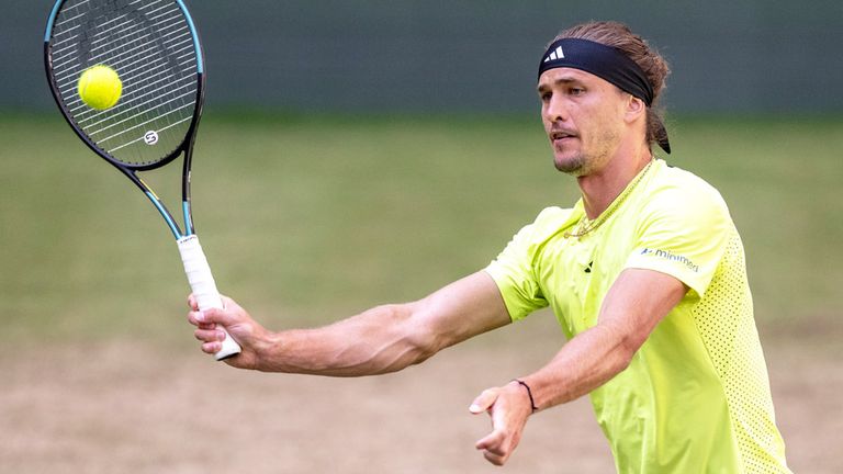 Alexander Zverev steht in Halle im Viertelfinale.