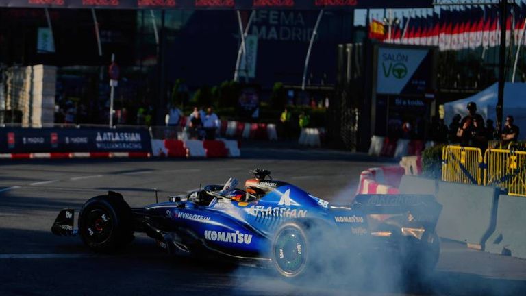 Carlos Sainz fährt seit 2025 für Williams.