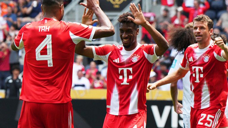 Kingsley Coman (M.) erzielt das erste Tor der Klub-WM im neuen XXL-Format und schreibt damit Geschichte. 