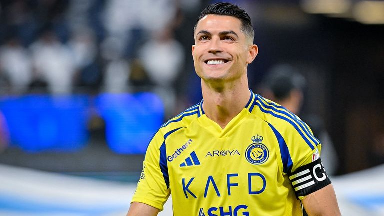 Cristiano Ronaldo hat einen neuen Mega-Vertrag bei Al-Nassr unterschrieben.