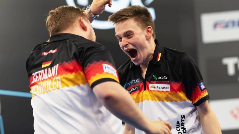 Martin Schindler & Ricardo Pietreczko besiegen bei der Team-WM sensationell die Top-Favoriten aus England.