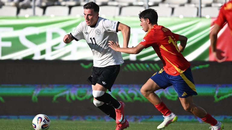 Die deutsche U19-Mannschaft hat ihr Halbfinale gegen Spanien dramatisch verloren.