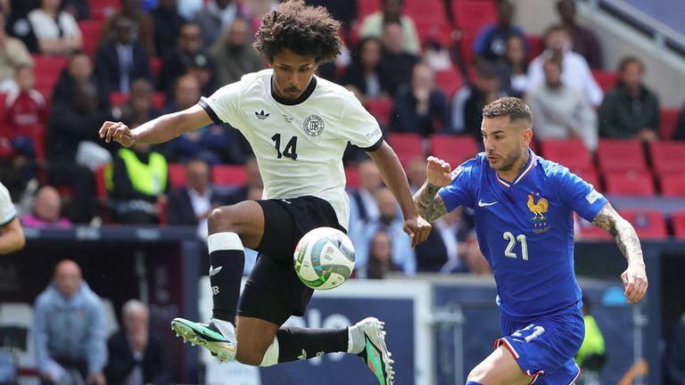Karim Adeyemi (l.) überzeugte gegen Frankreich.