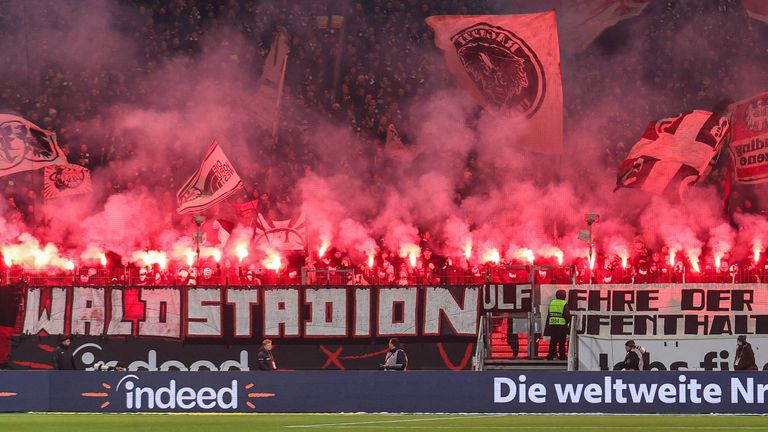 Die Eintracht muss eine hohe Geldstrafe bezahlen.