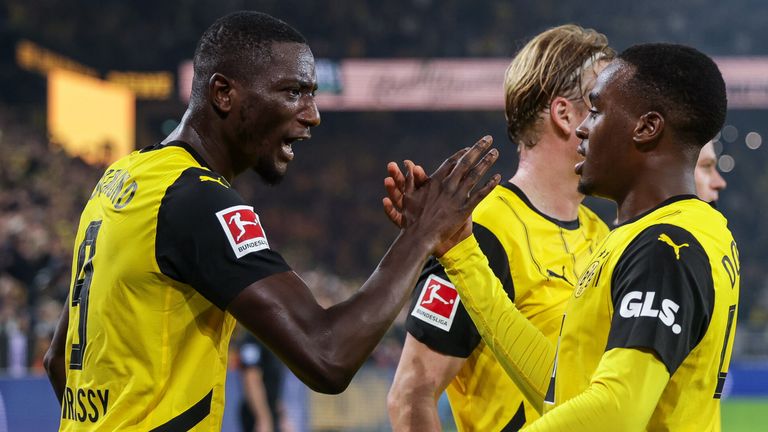 Wird Jamie Gittens (r.) den BVB im Sommer verlassen?