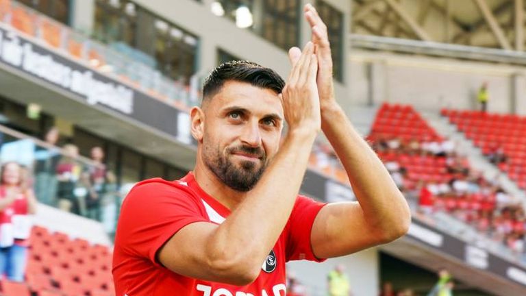 Der SC Freiburg verlängert den Vertrag mit der Klub-Ikone Vincenzo Grifo. 