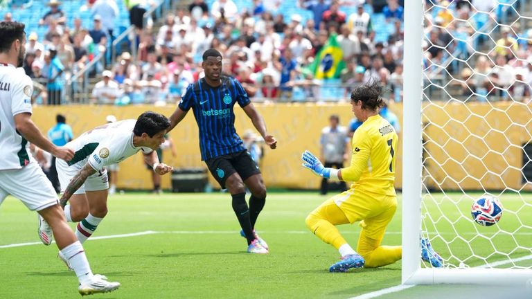 German Cano erzielt das Siegtor für Fluminense gegen Inter.