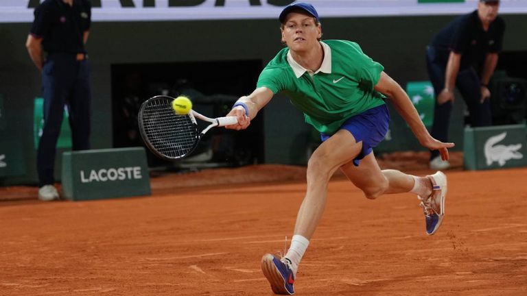 Jannik Sinner gewinnt problemlos gegen Andrej Rublev.