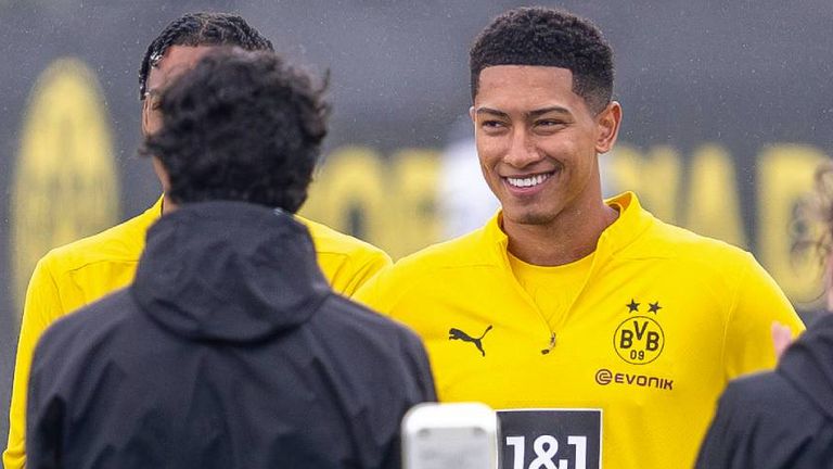 Jobe Bellingham trainierte am Dienstag erstmals mit seinen neuen Teamkollegen.