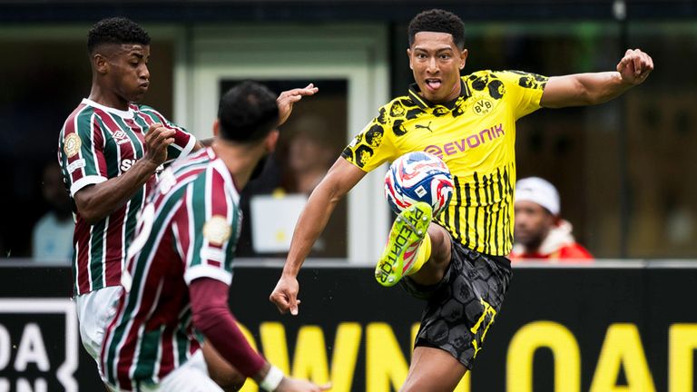 Jobe Bellingham (r.) läuft bei der Klub-WM erstmals für Borussia Dortmund auf.