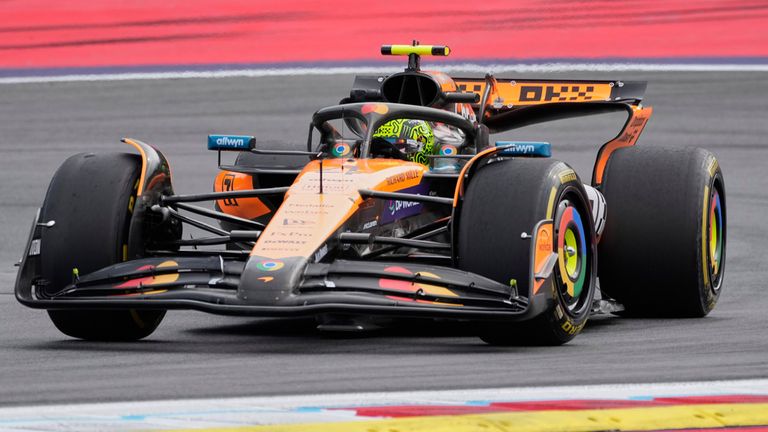 Lando Norris setzt im 2. Freien Training in Spielberg beim GP von Österreich die Bestzeit.