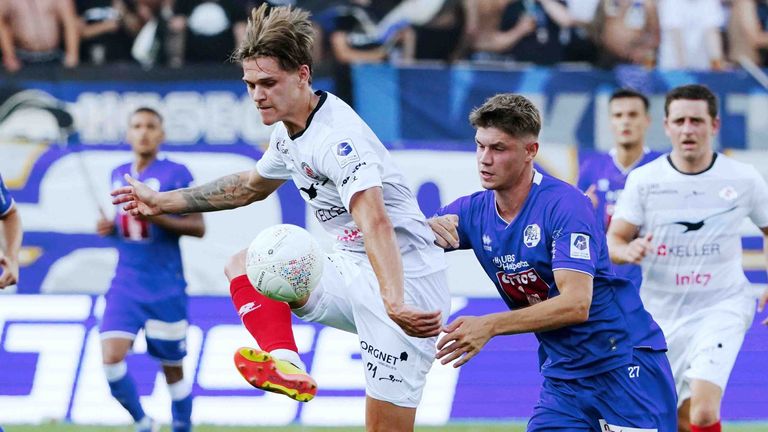 Nach Sky Sport Informationen haben die Königsblauen Interesse an einer Verpflichtung von Loic Lüthi (l.) vom FC Winterthur.