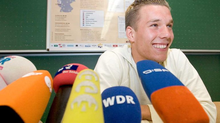 "Ich gebe euch kurze Antworten, dann müsst ihr nicht so viel schreiben." (Zu Journalisten)