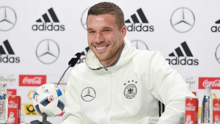 "80 Prozent von euch und ich auch kraulen sich auch mal an den Eiern." (über Jogi Löws Griff in den Schritt bei EM 2016 gegen die Ukraine)