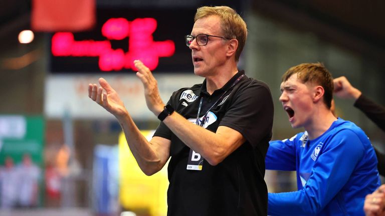 Coach Martin Heuberger steht mit der deutschen U21 im Viertelfinale der Weltmeisterschaft und trifft dort auf Schweden. 