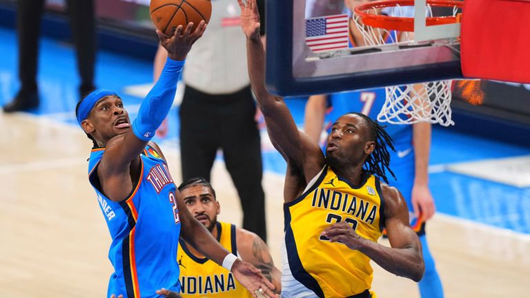 Shai Gilgeous-Alexander (l.) führt Oklahoma City zum Serien-Ausgleich gegen die Indiana Pacers. 
