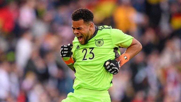 Noah Atubolu steht mit der deutschen U21-Nationalmannschaft im Finale der Europameisterschaft in der Slowakei.
