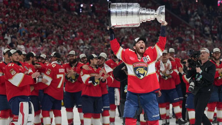 Die Florida Panthers verteidigen ihren Titel gegen die Edmonton Oilers. 