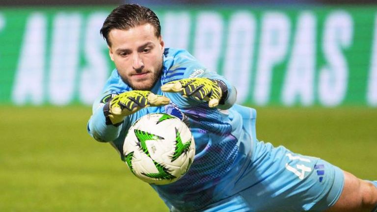 Dortmund-Keeper Diant Ramaj möchte beim BVB nicht nur auf der Bank Platz nehmen. 
