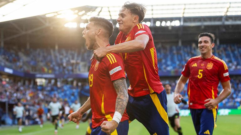 Die spanische U21 dreht das Spiel gegen Rumänien spät und fährt damit den zweiten Sieg in der zweiten Partien bei der EM ein.