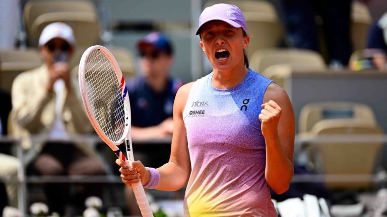 Iga Swiatek trifft im Halbfinale der French Open auf Aryna Sabalenka.